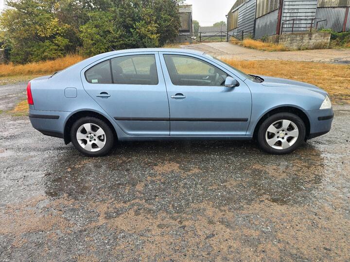 Skoda Octavia 1.6 FSI Ambiente Euro 4 5dr