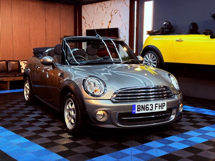 MINI Convertible 1.6 Cooper Euro 6 (s/s) 2dr