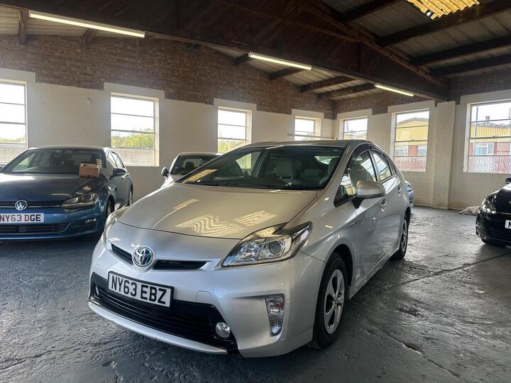 Toyota Prius 1.8 VVT-h T Spirit Hatchback 5dr Petrol Hybrid CVT Euro 5 (s/s) (136 Ps)