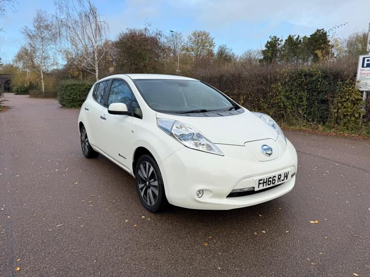 Nissan Leaf 30kWh Tekna Auto 5dr Nissan Leaf 30kWh Tekna Auto 5dr