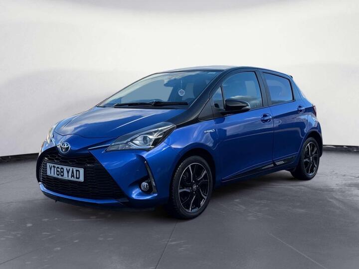 Toyota YARIS 1.5 VVT-h Blue Bi-Tone E-CVT Euro 6 (s/s) 5dr