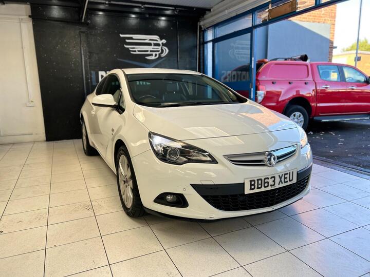 Vauxhall Astra GTC 2.0 CDTi SRi Auto Euro 5 3dr Vauxhall Astra GTC 2.0 CDTi SRi Auto Euro 5 3dr