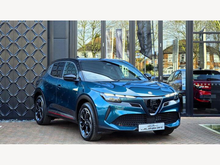 Alfa Romeo Junior 54kWh Elettrica Speciale Auto 5dr