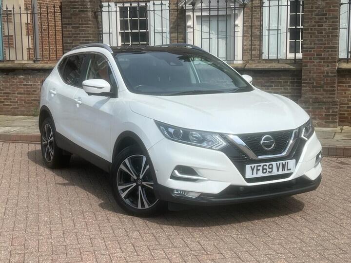 Nissan QASHQAI 1.5 DCi N-Connecta Euro 6 (s/s) 5dr