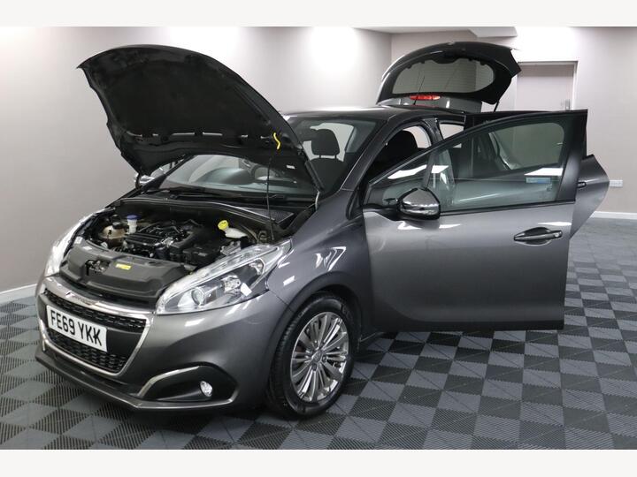 Peugeot 208 1.2 PureTech Signature Euro 6 (s/s) 5dr
