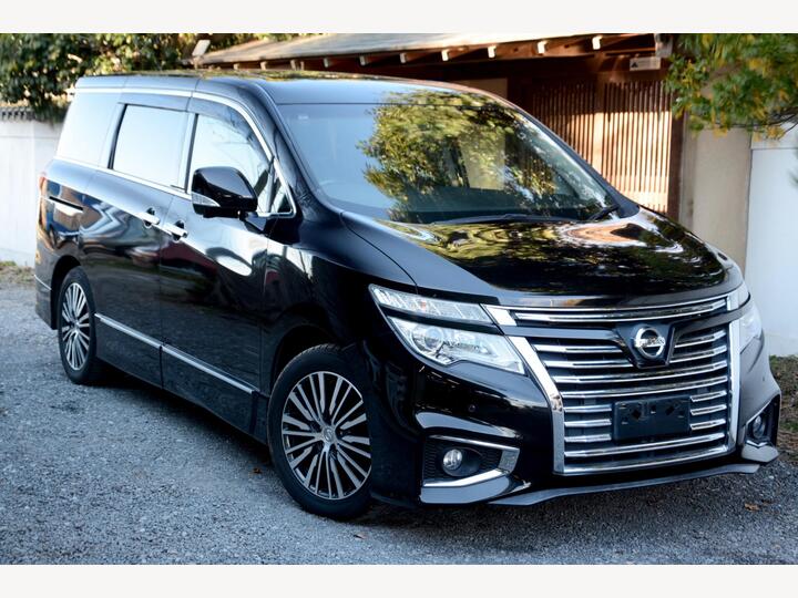 Nissan Elgrand 2.5 HighWay Star-Face Lift-Eight Seats