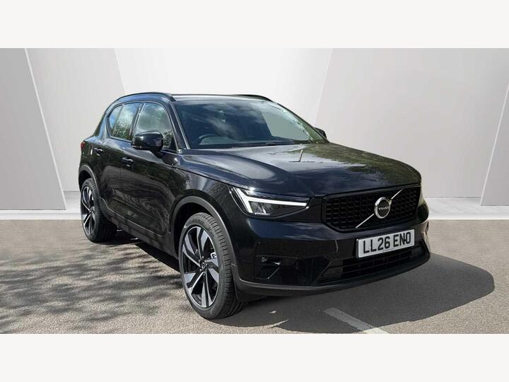 Volvo XC40 2.0 B4 MHEV Plus Dark DCT Auto Euro 6 (s/s) 5dr