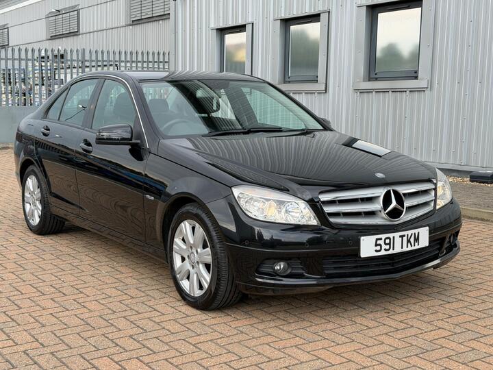 Mercedes-Benz C Class 1.8 C180 BlueEfficiency Executive SE Auto Euro 5 4dr