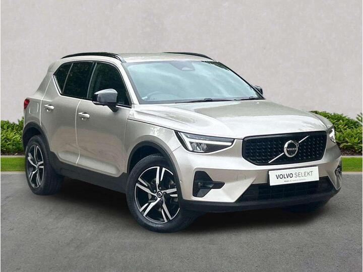 Volvo XC40 2.0 B4 MHEV Plus Dark DCT Auto Euro 6 (s/s) 5dr