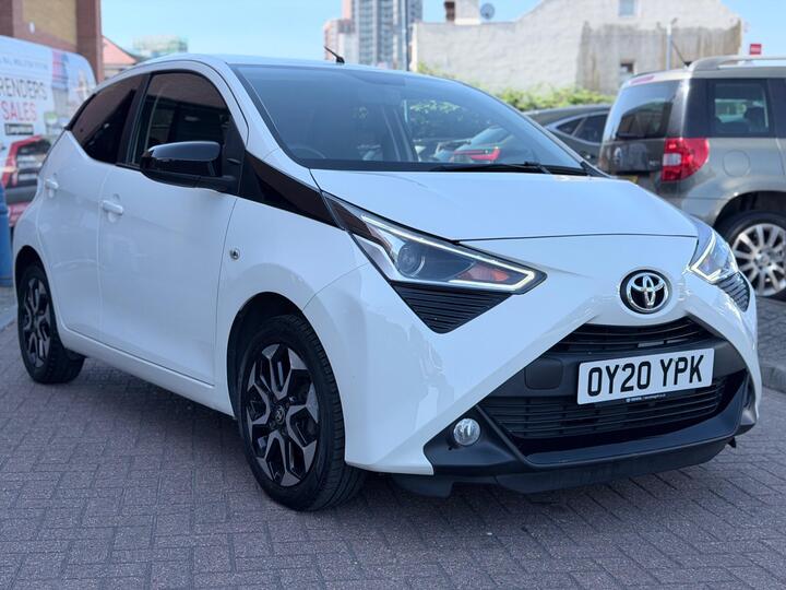 Toyota AYGO 1.0 VVT-i X-trend Funroof X-shift Euro 6 5dr