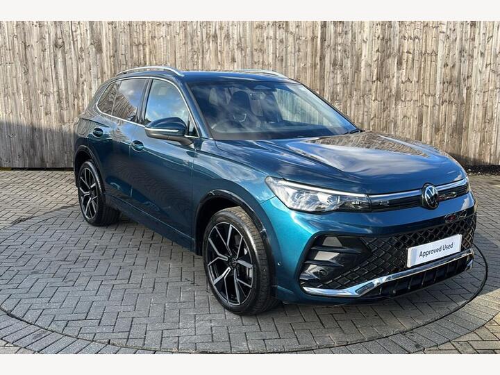 Volkswagen Tiguan 2.0 TDI R-Line DSG Euro 6 (s/s) 5dr Volkswagen Tiguan 2.0 TDI R-Line DSG Euro 6 (s/s) 5dr
