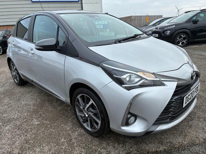 Toyota YARIS 1.5 VVT-i Y20 Bi-tone CVT Euro 6 5dr