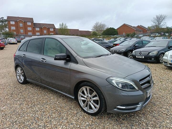 Mercedes-Benz B Class 1.8 B200 CDI BlueEfficiency Sport Euro 5 (s/s) 5dr Mercedes-Benz B Class 1.8 B200 CDI BlueEfficiency Sport Euro 5 (s/s) 5dr
