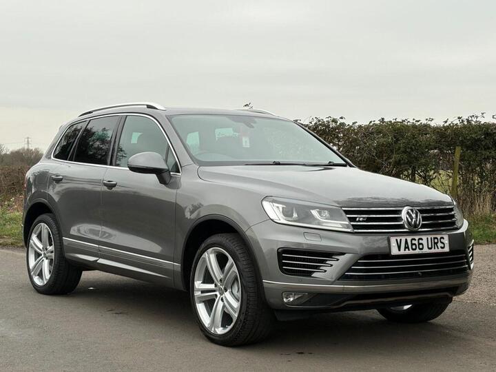 Volkswagen TOUAREG 3.0 TDI V6 BlueMotion Tech R-Line Plus Tiptronic 4WD Euro 6 (s/s) 5dr