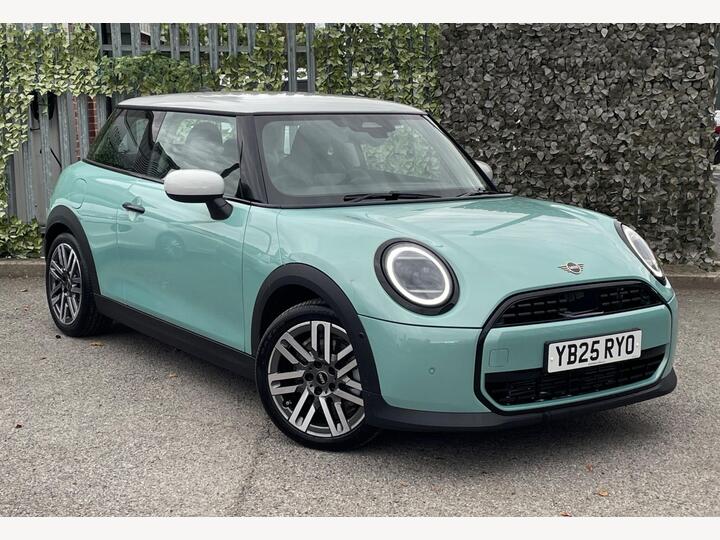 MINI Cooper 1.5C Classic Steptronic Euro 6 (s/s) 3dr