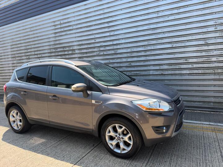 Ford Kuga 2.0 TDCi Zetec 2WD Euro 5 5dr