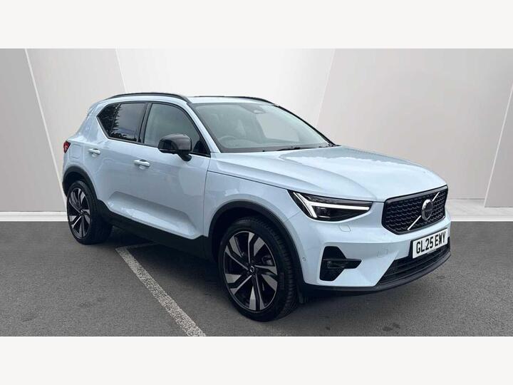 Volvo XC40 2.0 B3 MHEV Ultra Dark DCT Auto Euro 6 (s/s) 5dr