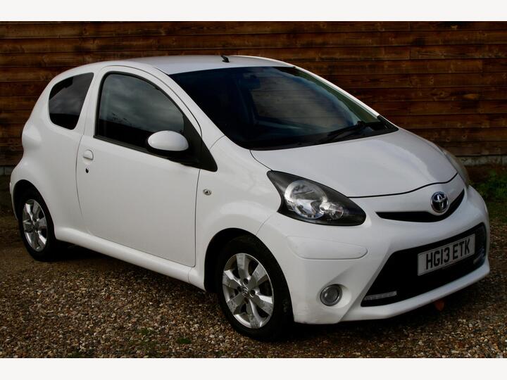 Toyota AYGO 1.0 VVT-i Fire Euro 5 3dr Toyota AYGO 1.0 VVT-i Fire Euro 5 3dr