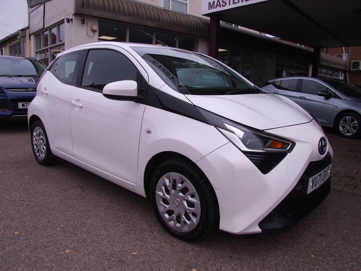 Toyota AYGO 1.0 VVT-i X-play Euro 6 (s/s) 5dr