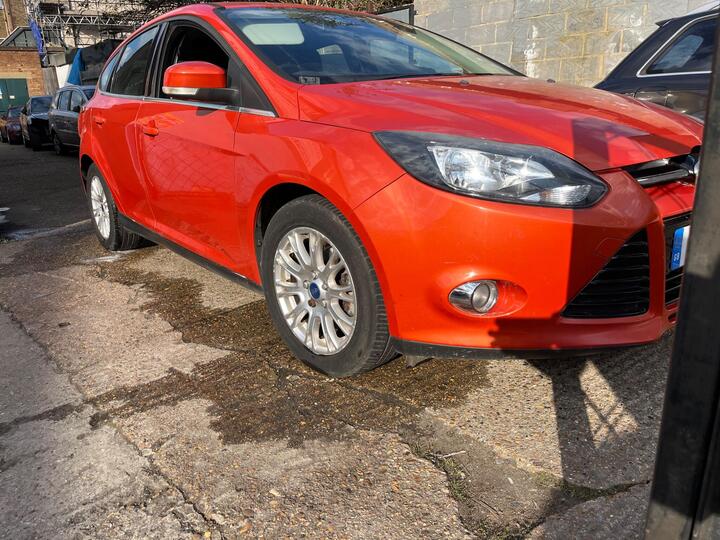 Ford Focus 1.6T EcoBoost Titanium Euro 5 (s/s) 5dr