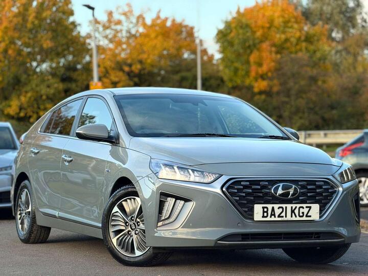 Hyundai IONIQ 1.6 H-GDi 8.9kWh Premium SE DCT Euro 6 (s/s) 5dr Hyundai IONIQ 1.6 H-GDi 8.9kWh Premium SE DCT Euro 6 (s/s) 5dr