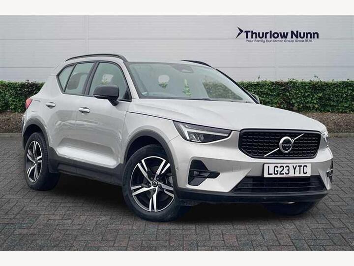 Volvo Xc40 2.0 B3 MHEV Plus Dark DCT Auto Euro 6 (s/s) 5dr