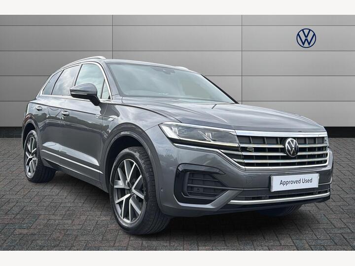 Volkswagen Touareg 3.0 TDI V6 R-Line Tech Tiptronic 4Motion Euro 6 (s/s) 5dr
