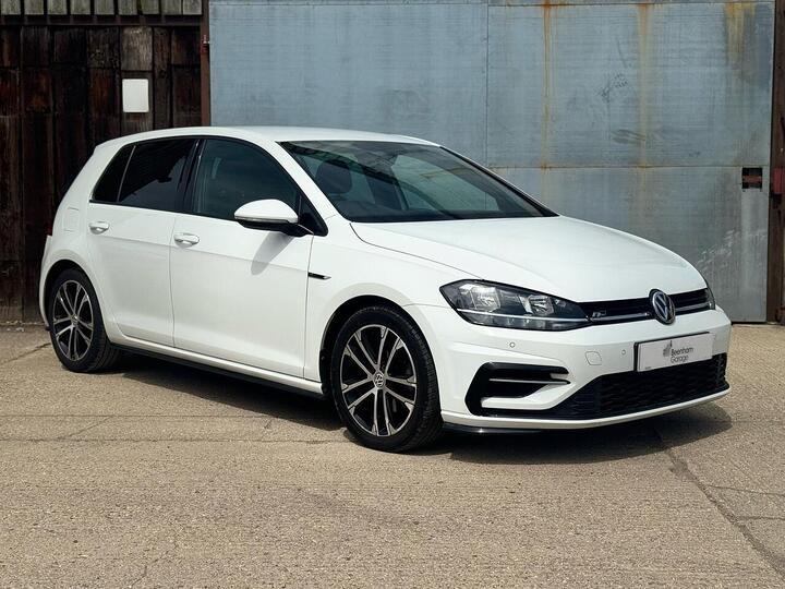 Volkswagen Golf 1.5 TSI EVO R-Line DSG Euro 6 (s/s) 5dr Volkswagen Golf 1.5 TSI EVO R-Line DSG Euro 6 (s/s) 5dr