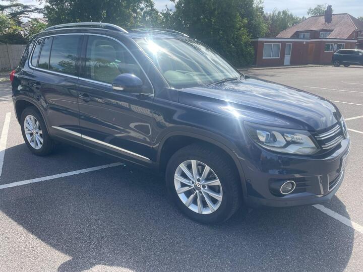 Volkswagen Tiguan 2.0 TDI BlueMotion Tech SE DSG 4WD Euro 5 (s/s) 5dr