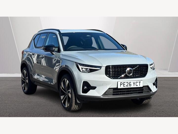 Volvo XC40 2.0 B3 MHEV Plus Dark DCT Auto Euro 6 (s/s) 5dr