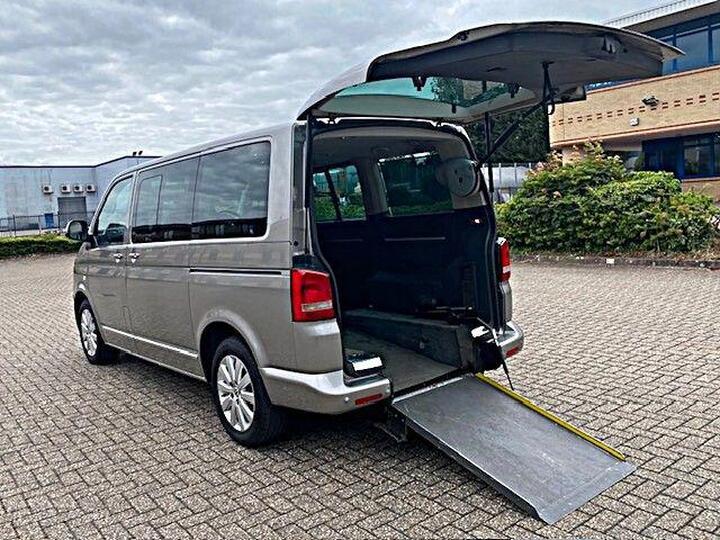 Volkswagen Caravelle 2.0 TDI Executive DSG Euro 5 5dr