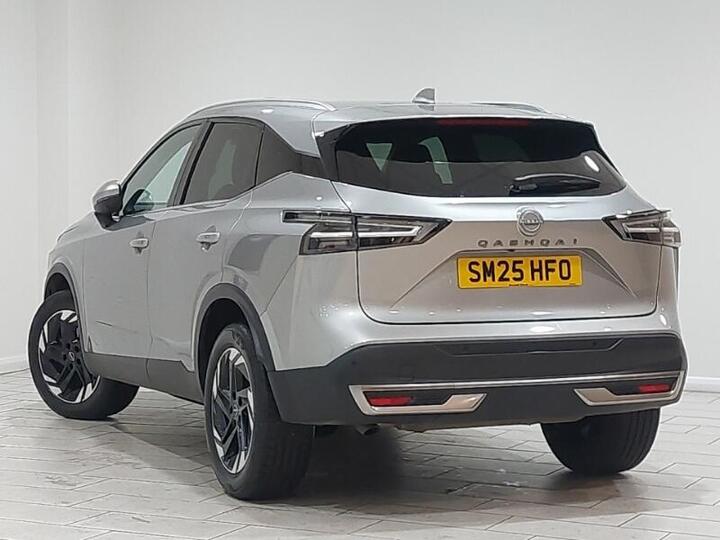 Nissan Qashqai 1.3 DIG-T MHEV N-Connecta XTRON Euro 6 (s/s) 5dr