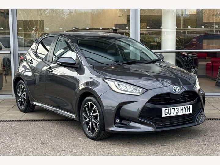 Toyota Yaris 1.5 VVT-h Design E-CVT Euro 6 (s/s) 5dr