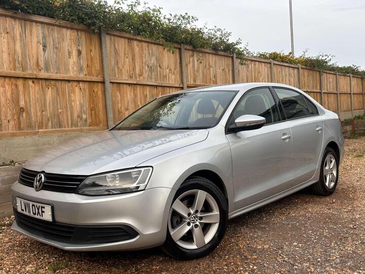 Volkswagen JETTA 1.6 TDI BlueMotion Tech SE Euro 5 (s/s) 4dr Volkswagen JETTA 1.6 TDI BlueMotion Tech SE Euro 5 (s/s) 4dr