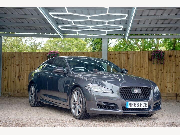 Jaguar XJ 3.0d V6 R-Sport Auto Euro 6 (s/s) 4dr
