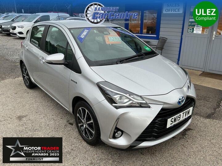 Toyota YARIS 1.5 VVT-h Icon Tech E-CVT Euro 6 (s/s) 5dr