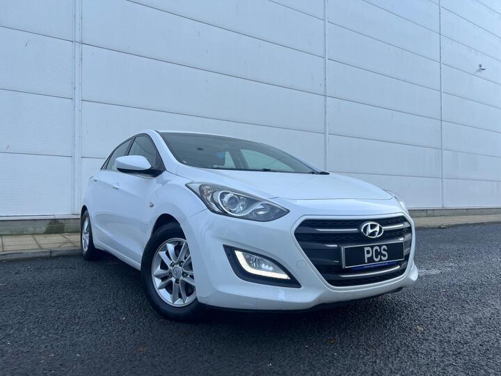 Hyundai I30 1.6 CRDi Blue Drive SE Euro 6 (s/s) 5dr Hyundai I30 1.6 CRDi Blue Drive SE Euro 6 (s/s) 5dr
