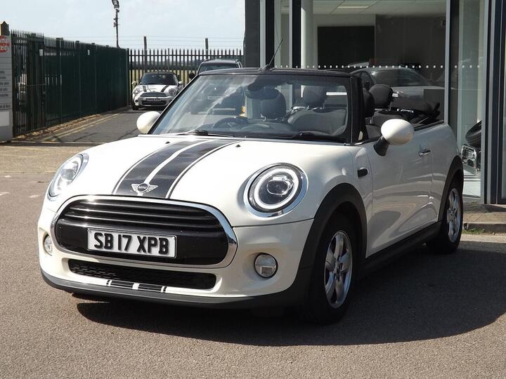 MINI Convertible 1.5 Cooper Classic Euro 6 (s/s) 2dr