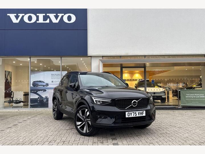 Volvo XC40 2.0 B4 MHEV Plus Dark DCT Auto Euro 6 (s/s) 5dr