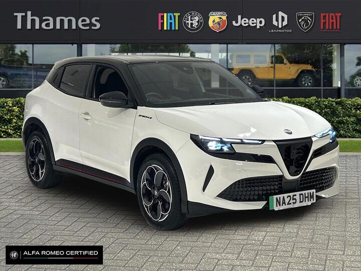 Alfa Romeo Junior 54kWh Elettrica Speciale Auto 5dr