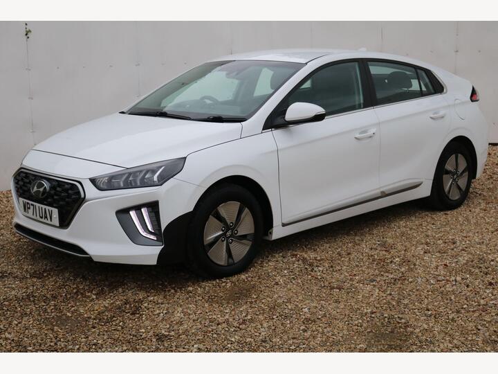 Hyundai IONIQ 1.6 H-GDi Premium DCT Euro 6 (s/s) 5dr Hyundai IONIQ 1.6 H-GDi Premium DCT Euro 6 (s/s) 5dr