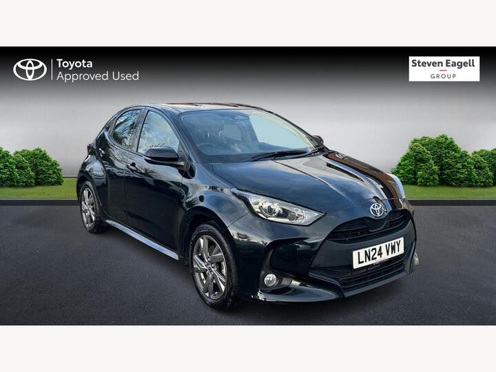 Toyota Yaris 1.5 VVT-h Icon E-CVT Euro 6 (s/s) 5dr Toyota Yaris 1.5 VVT-h Icon E-CVT Euro 6 (s/s) 5dr