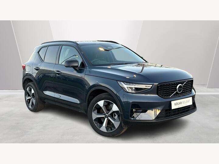 Volvo XC40 2.0 B3 MHEV Plus Dark DCT Auto Euro 6 (s/s) 5dr