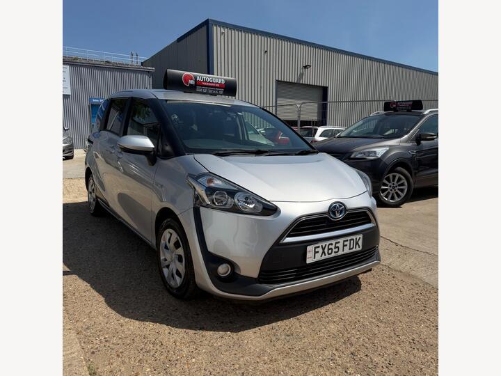 Toyota Sienta Toyota Sienta