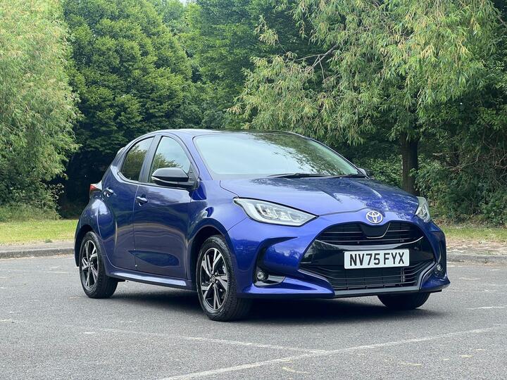 Toyota Yaris 1.5 VVT-h Design E-CVT Euro 6 (s/s) 5dr