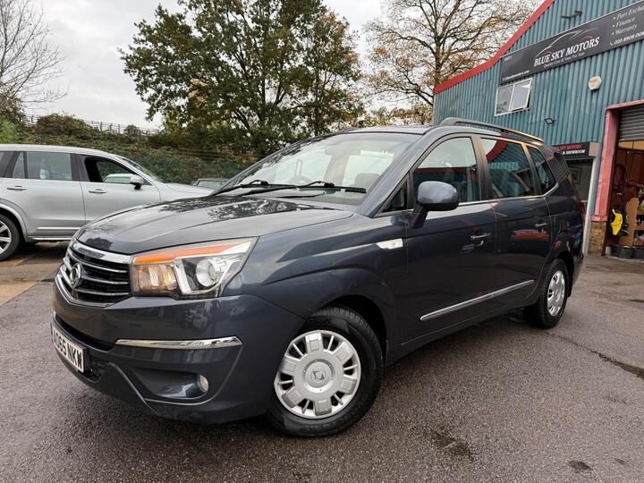 SsangYong Turismo 2.2D SE Euro 6 5dr