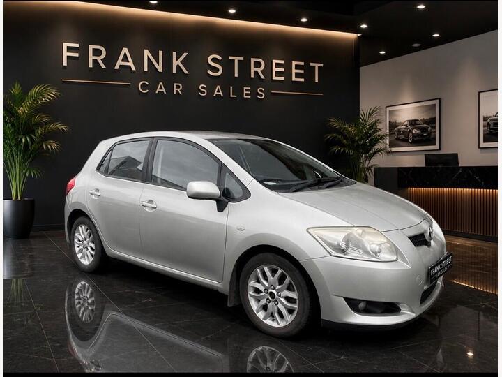 Toyota Auris 2.0 D-4D T3 5dr Toyota Auris 2.0 D-4D T3 5dr