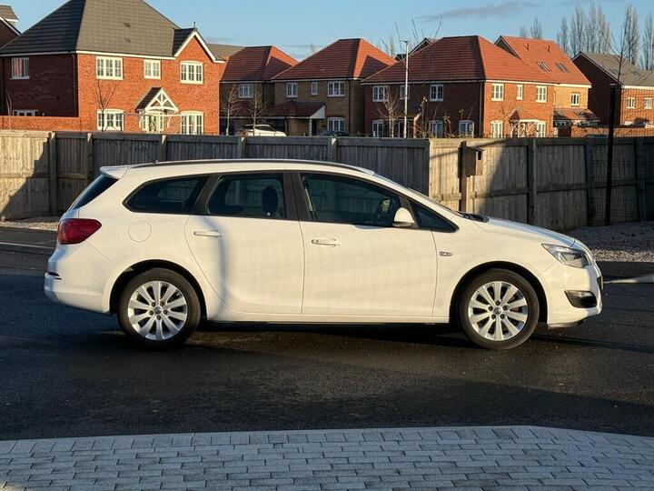 Vauxhall Astra 1.6 CDTi BlueInjection Design Sports Tourer Euro 6 (s/s) 5dr