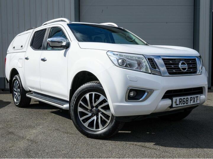 Nissan NAVARA 2.3 DCi Tekna 4WD Euro 6 (s/s) 4dr Nissan NAVARA 2.3 DCi Tekna 4WD Euro 6 (s/s) 4dr