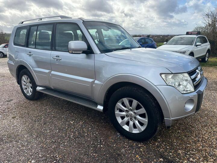 Mitsubishi SHOGUN 3.2 DI-DC Elegance Auto 4WD Euro 5 5dr LWB